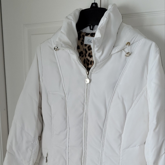 🧥 Coats & Jackets - Picture 2 of 3